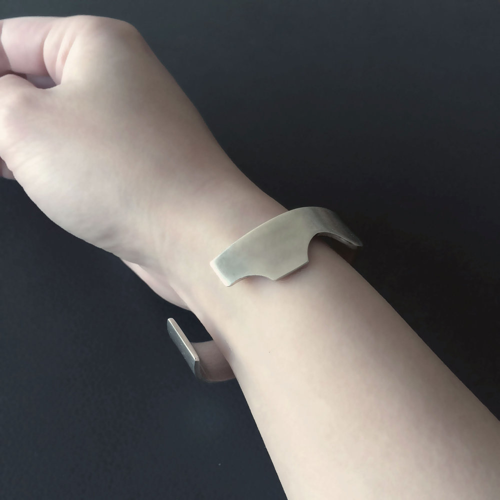 Profile bangle
